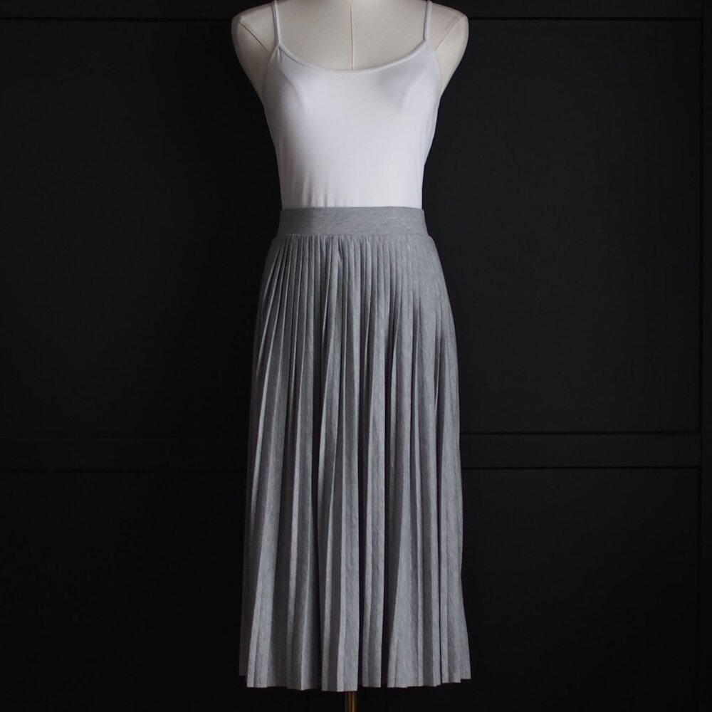 Vero Moda | Beautiful Grey Pleated Midi Skirt - Picture 1 of 4